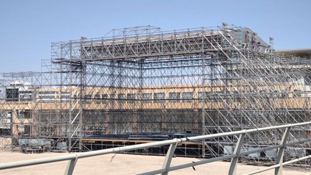 Residents of Kallithea and P. Faliro complain about concerts in water Square
