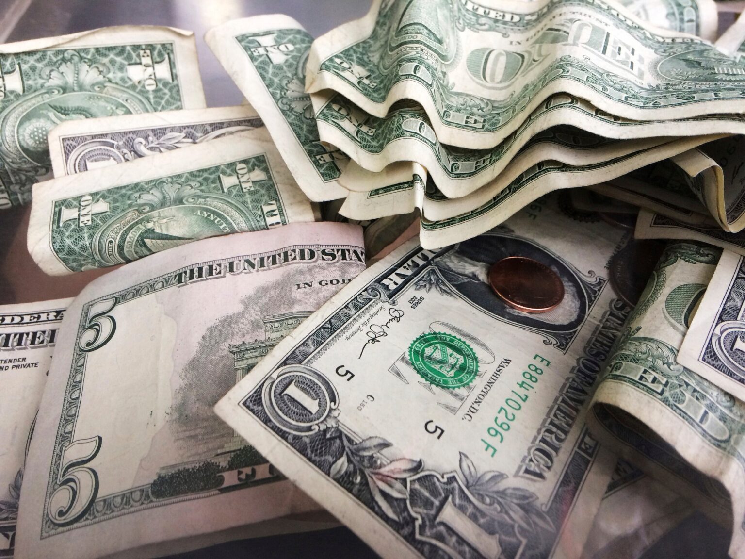 U.S. economy shrank in 1st quarter