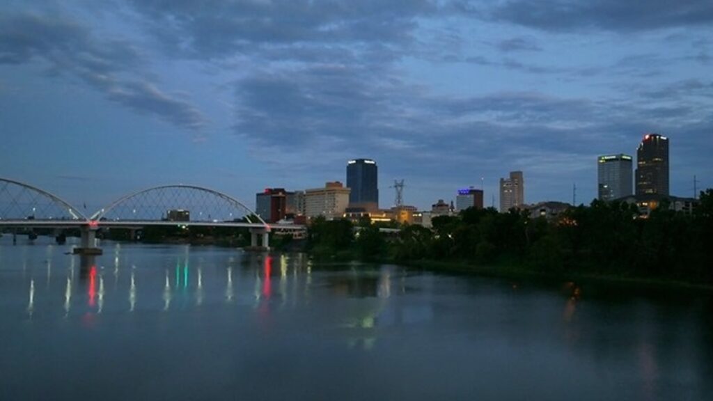 Little Rock economy growing faster than similarly-sized cities Little Rock economy growing faster than similarly-sized cities