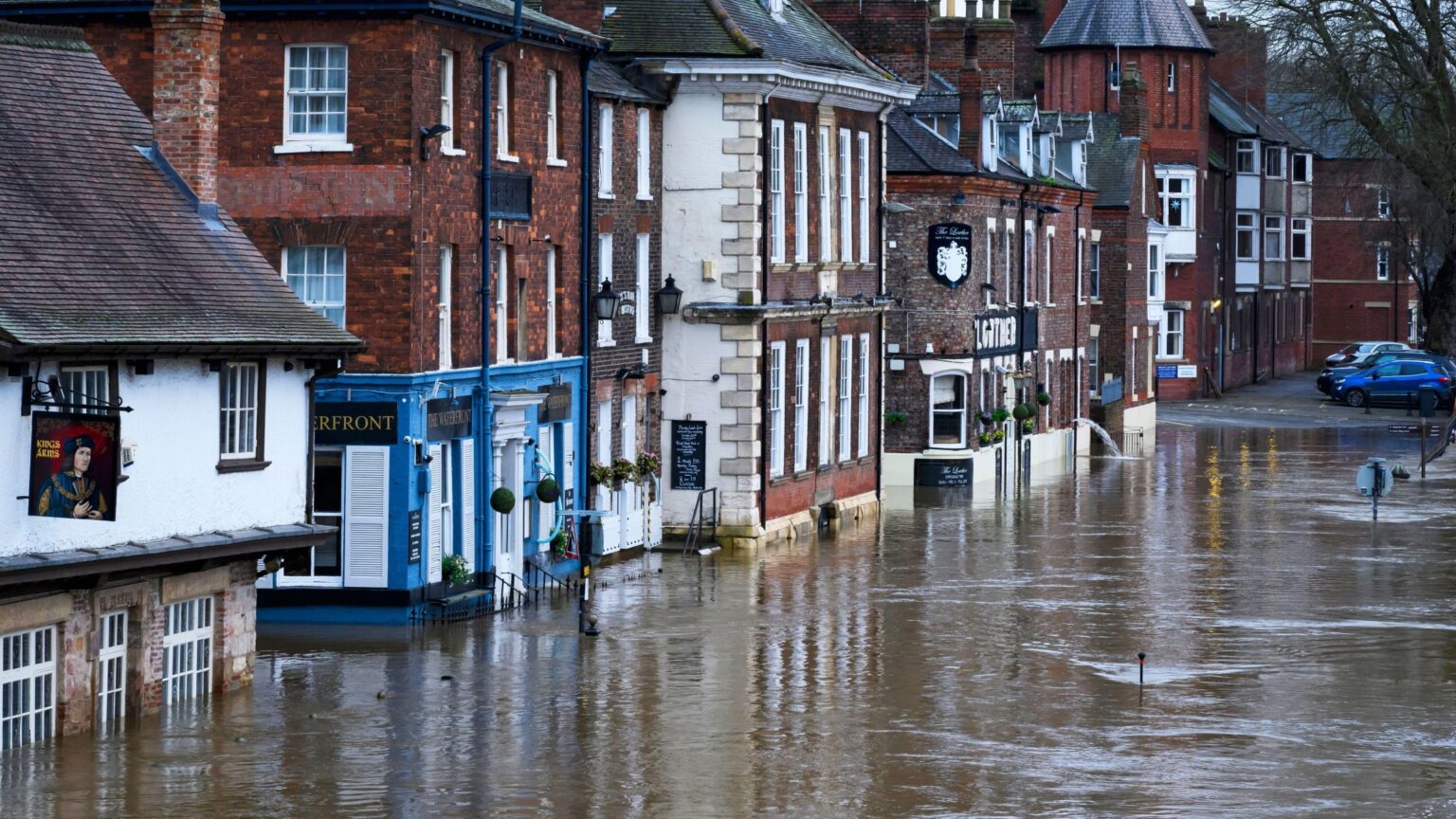 Putting banks and insurers on notice to better manage climate risks