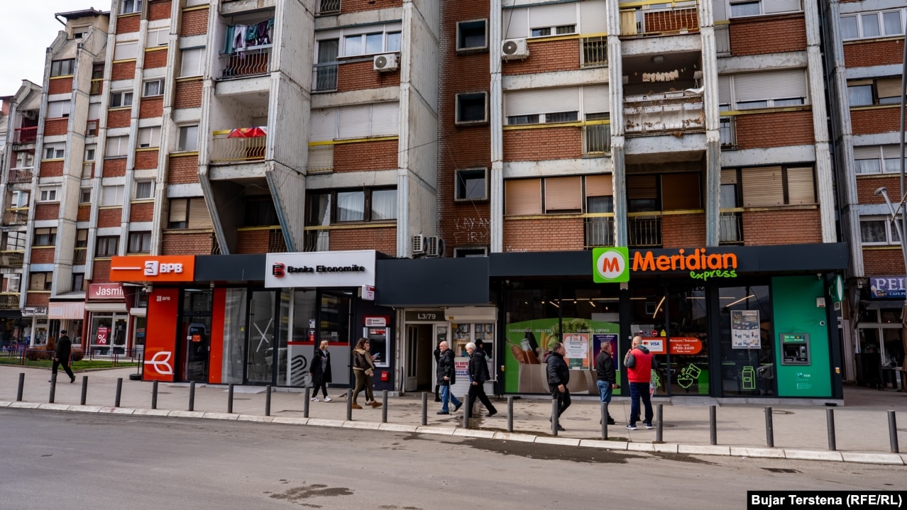 In addition to businesses, banks and Kosovo Post offices have opened in the north.