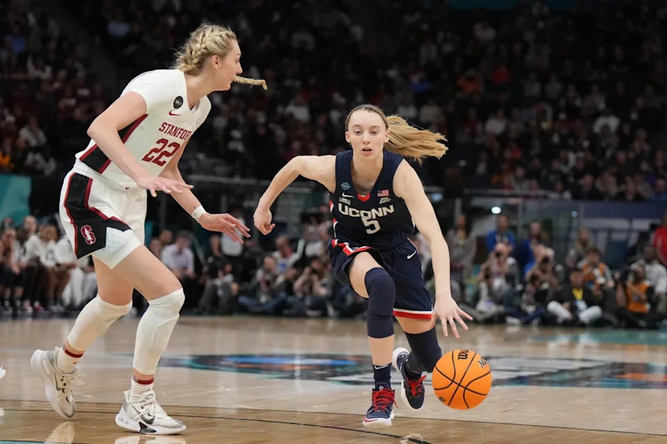 Cameron Brink guarding Paige Bueckers during a 2022 college game.Kirby Lee-Imagn Images