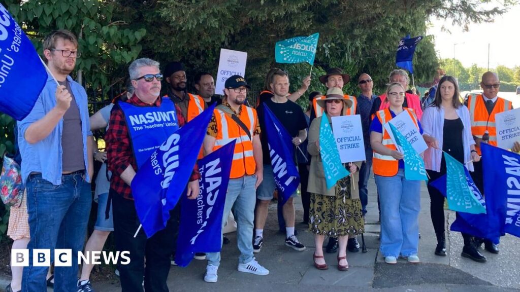 Teachers on strike over 'poor pupil behaviour'