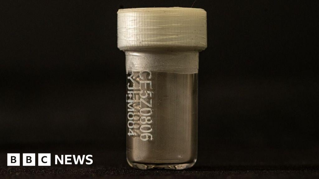 Moon dust 'rarer than gold' arrives in UK from China