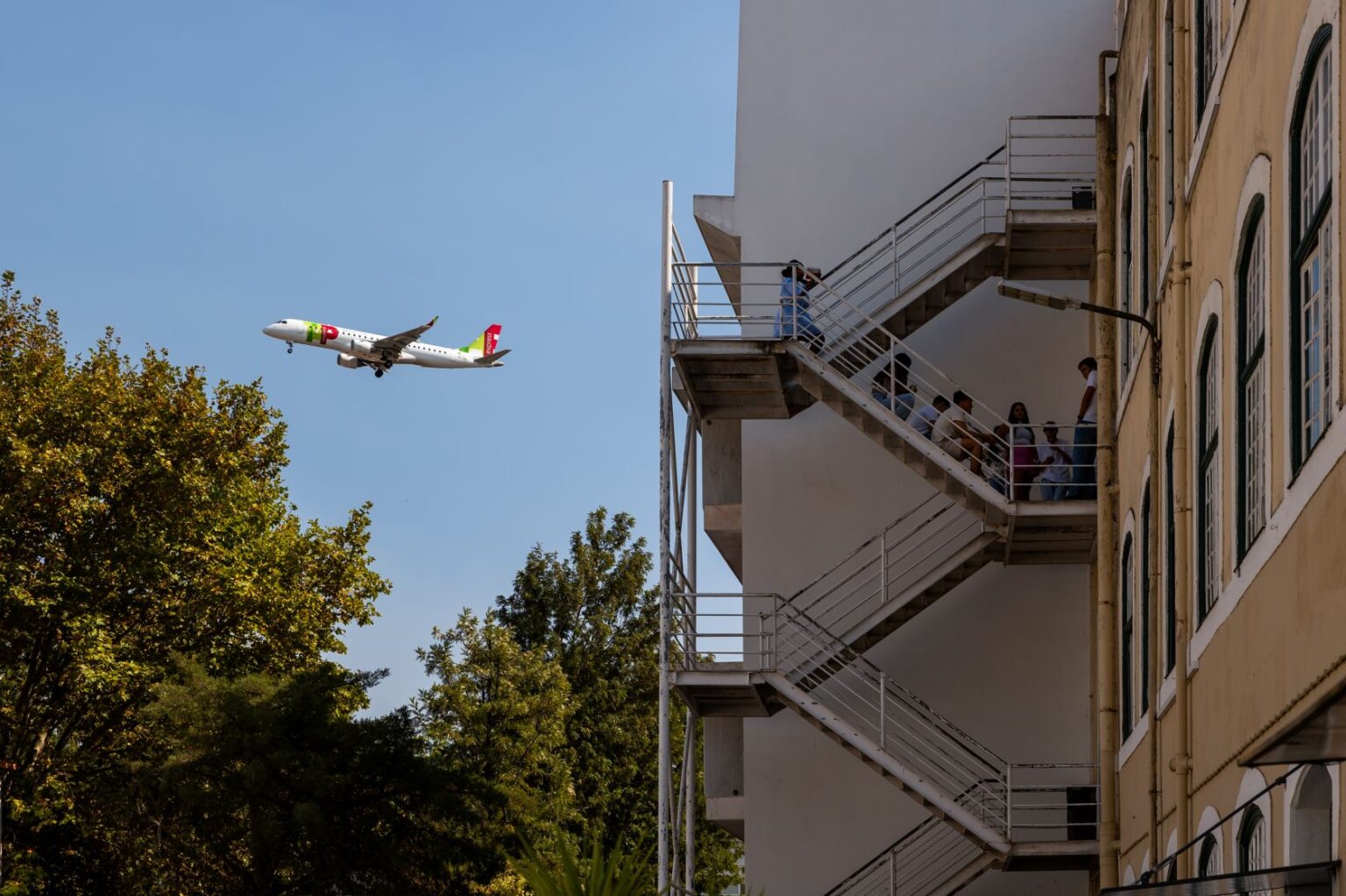 Lisbon receives money to alleviate airport noise Lisbon airport protest planned - The Portugal News