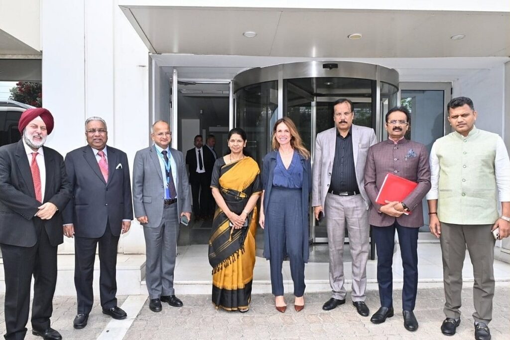 Kanimozhi-led team interacts with leading newspaper in Greece