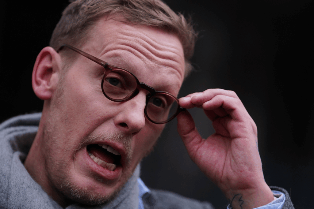 Laurence Fox charged 'after encouraging people to vandalise ULEZ cameras'