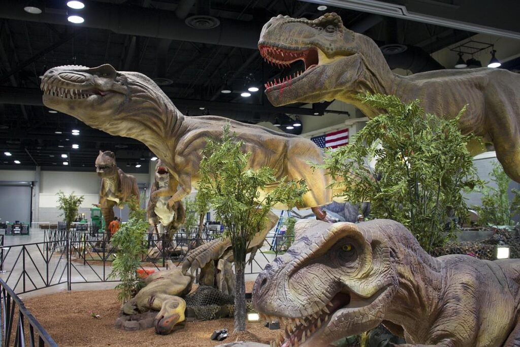 ENTERTAINMENT: Dinosaur extravaganza roaring into Rogers, Conway | The Arkansas Democrat-Gazette