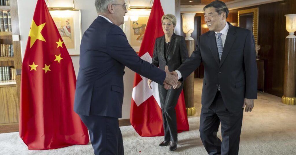 U.S.-China tariff talks to continue Sunday U.S.-China tariff talks to continue Sunday