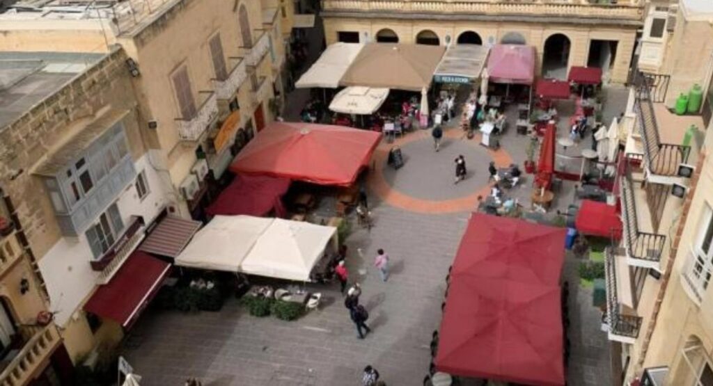 Ambulances barred from entering Gozo square where minister’s family owns café Ambulances barred from entering Gozo square where minister’s family owns café