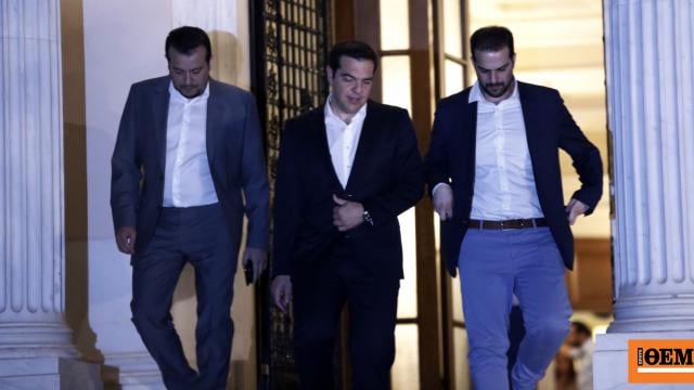 As of today 10 years ago, Tsipras announced the referendum - Panic to citizens, capital controls and the "no" that became "yes"