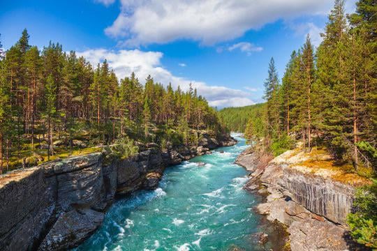 Looking for kayaking people in Voss in July