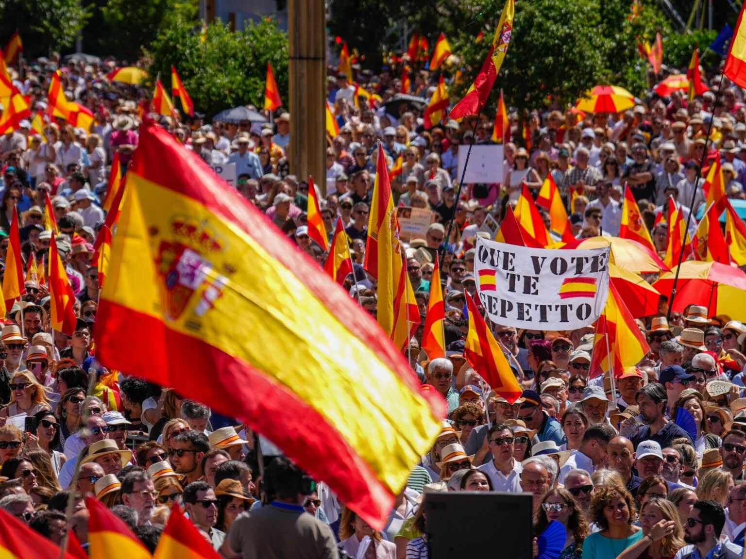 Mass protest in Madrid calls for Spain’s Sanchez to resign over corruption | Protests News Mass protest in Madrid calls for Spain’s Sanchez to resign over corruption | Protests News