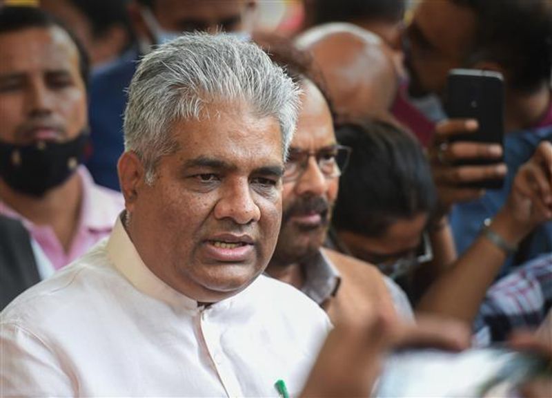 Working on turning agri residue into  biodegradable disposables: Environment Minister