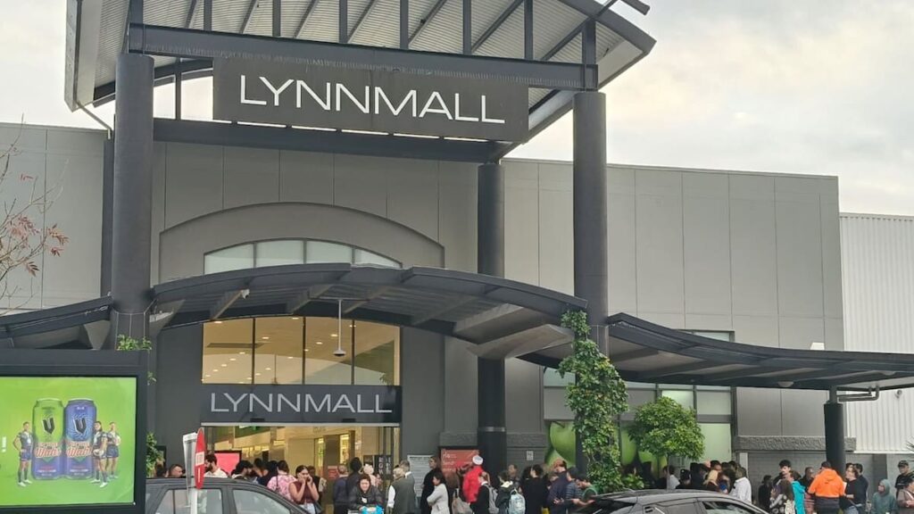 West Auckland’s LynnMall evacuated, armed police swarm shopping precinct after threat