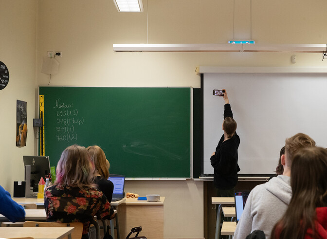 Estonia’s school students show wide range of AI abilities on eve of tech leap | News Estonia's school students show wide range of AI abilities on eve of tech leap | News