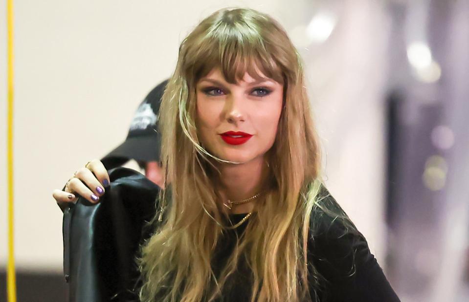Taylor Swift enters MetLife Stadium before the game between the New York Jets and the Kansas City Chiefs.Vincent Carchietta-Imagn Images