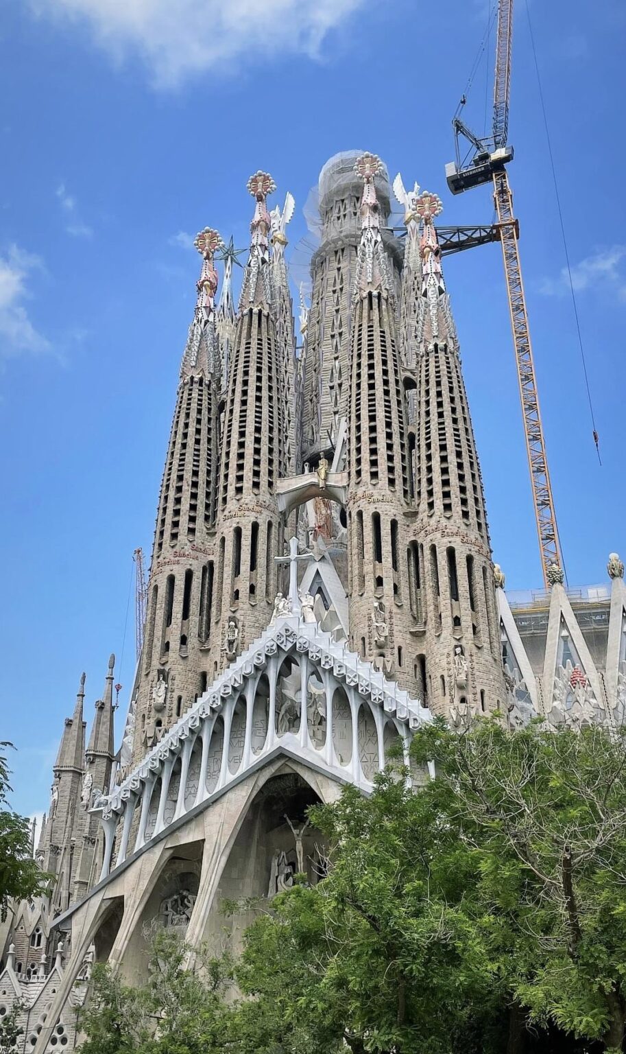 Here’s a small photo dump of my first time in Barcelona, and it was even more beautiful than I imagined 🥹