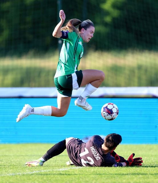 Northern Ireland’s Simone Magill with Bosnia & Herzegovina’s Almina Hodžić 