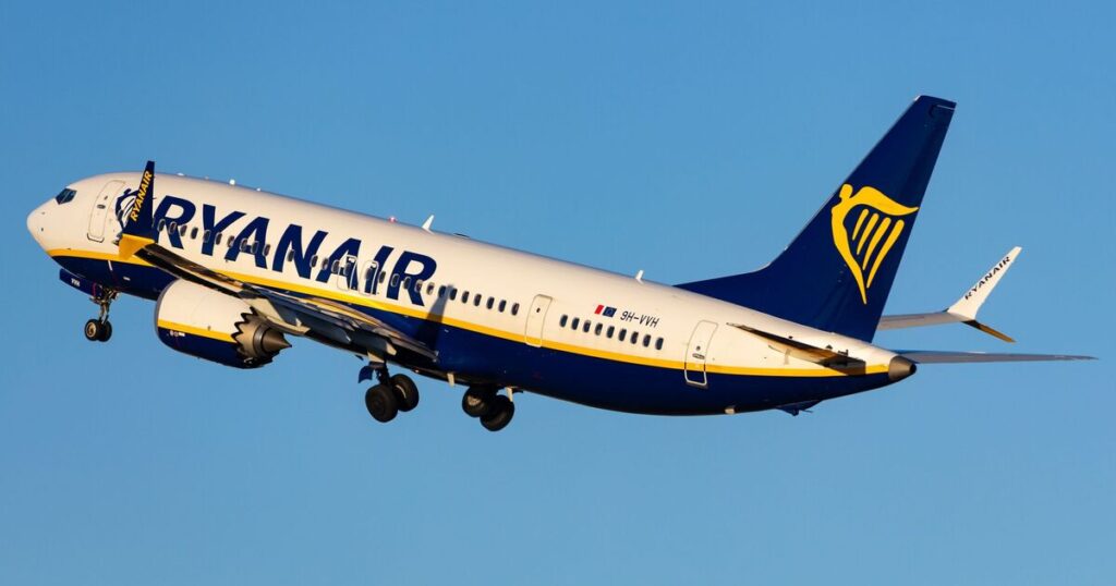 Ryanair flight from UK to Greece crashes on runway with wing completely wrecked | World | News