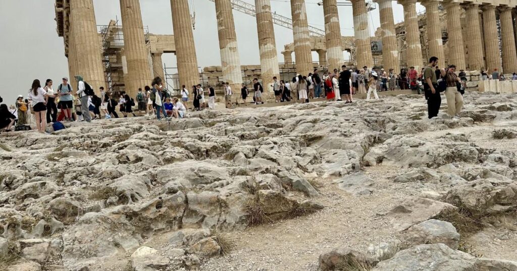 Travel guide to Athens, Paros and Thessaloniki in Greece