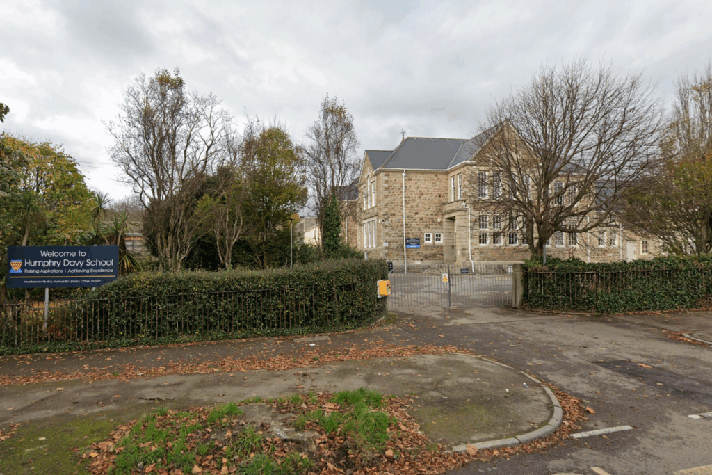 Disgraced science teacher, 59, set up group chat with pupils to discuss students’ bodies