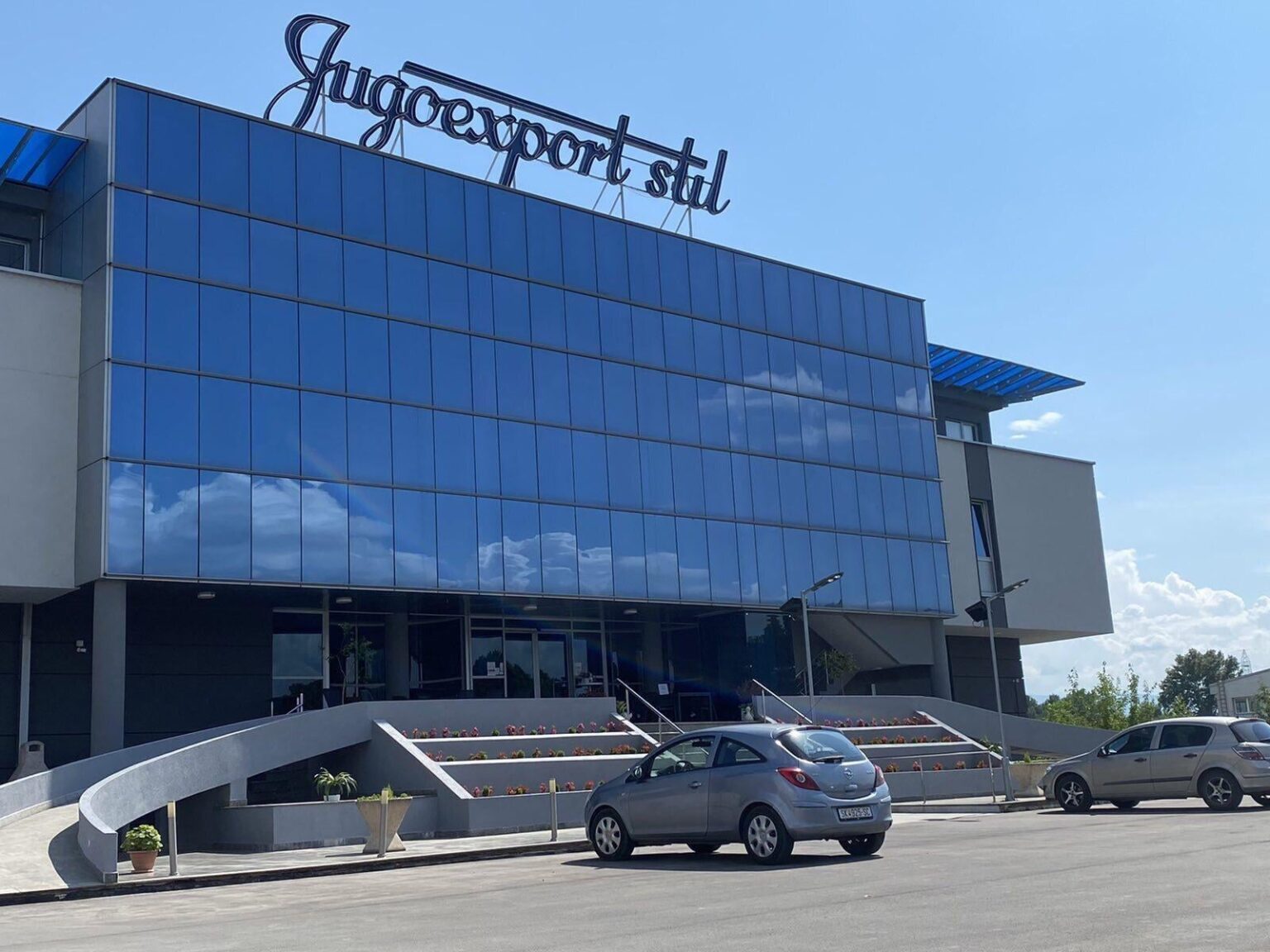 What is your experience with this furniture company? Is it worth it?