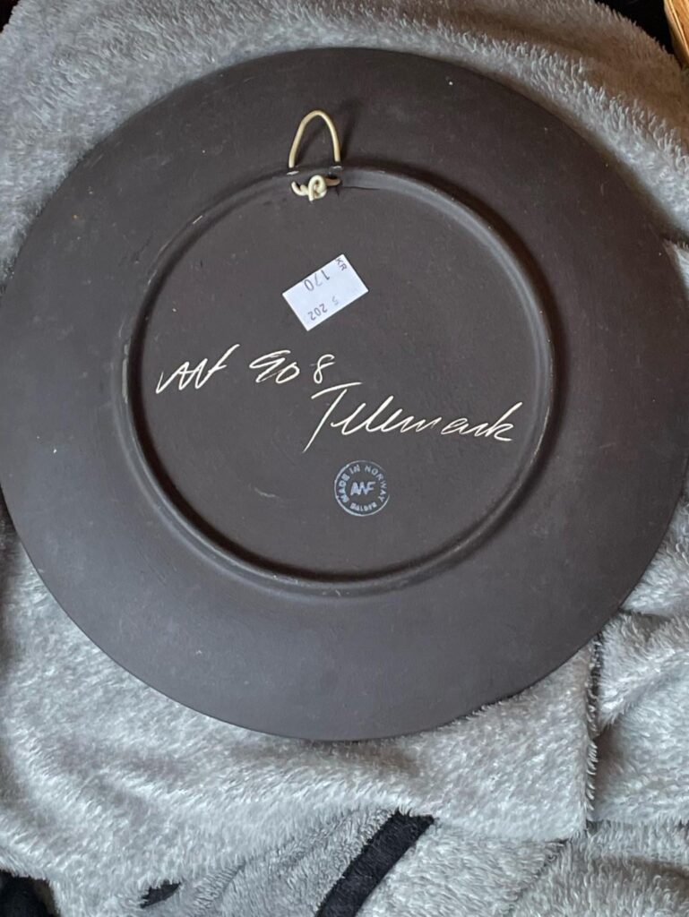 Can anyone tell what this says?