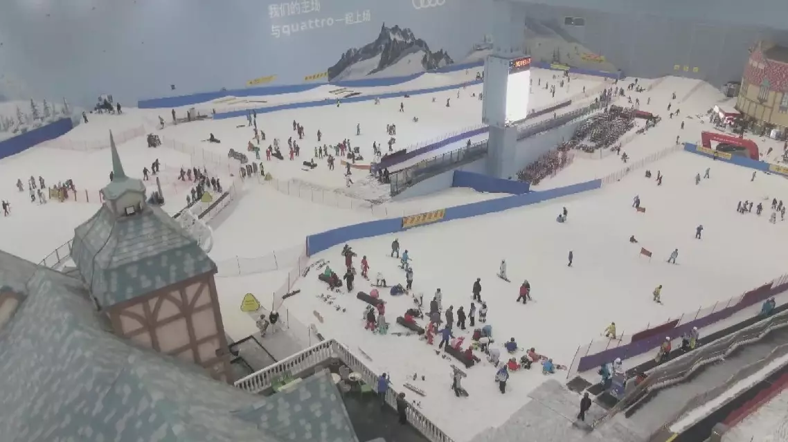 Indoor ski resorts gain popularity in China as summer heat arrives