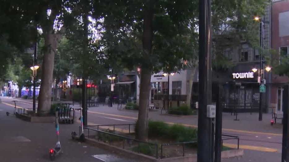Sacramento mulls 'entertainment zones' for outdoor alcohol use