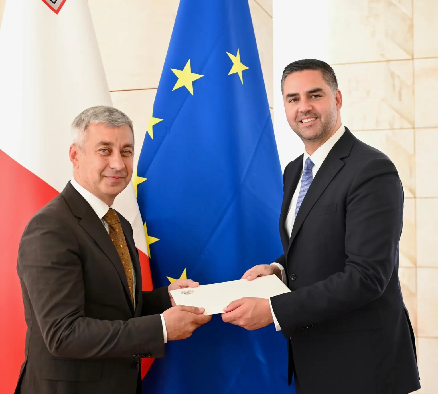 Armenian Ambassador presents copy of credentials to Foreign Minister of Malta Armenian Ambassador presents copy of credentials to Foreign Minister of Malta