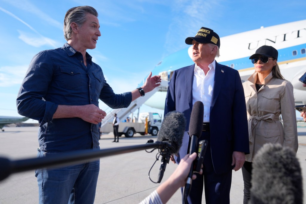 Poll shows Californians support shrinking federal government Poll shows Californians support shrinking federal government