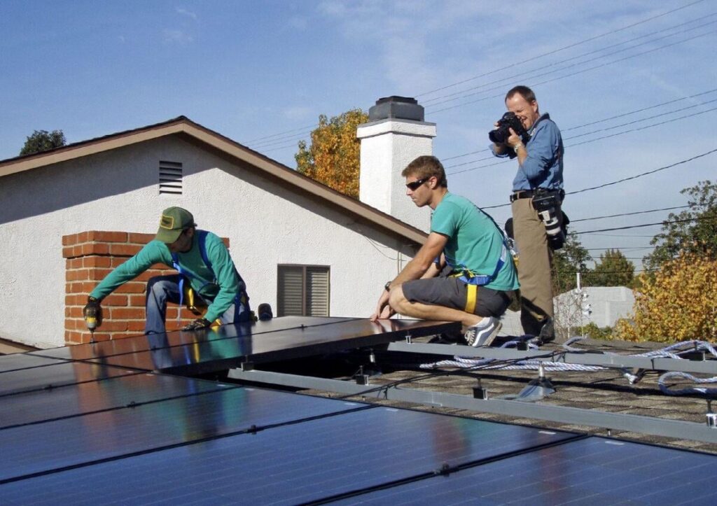 UK small-scale solar costs tumble as competition heats up for installers