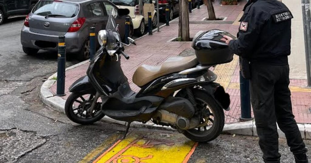 Application to mobile solves the problem for unconscious illegally parking: Reference to DT time