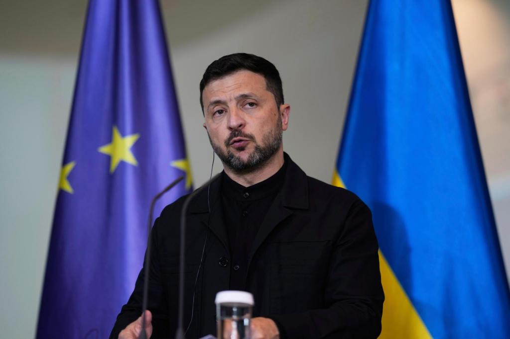 2 killed in Russian attacks on Ukraine; prospects for talks uncertain