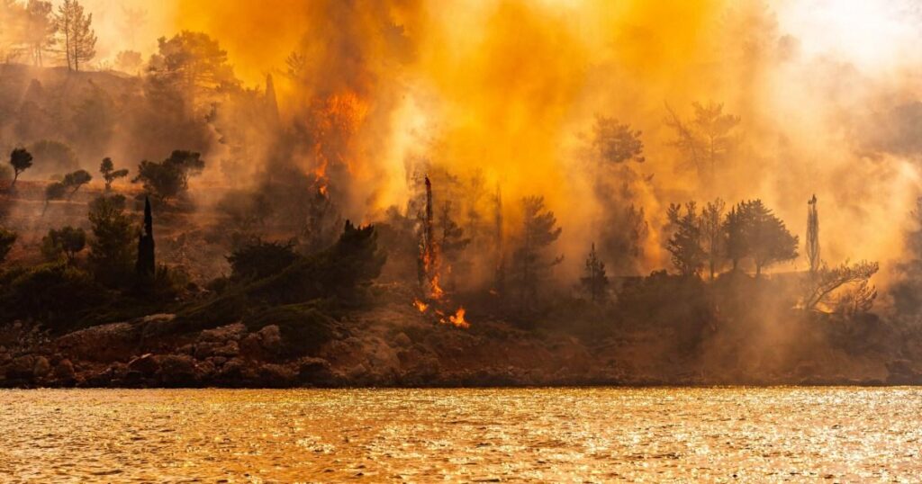 Red alerts issued in Spain and Greece as intense heatwave poses risk to life | News World