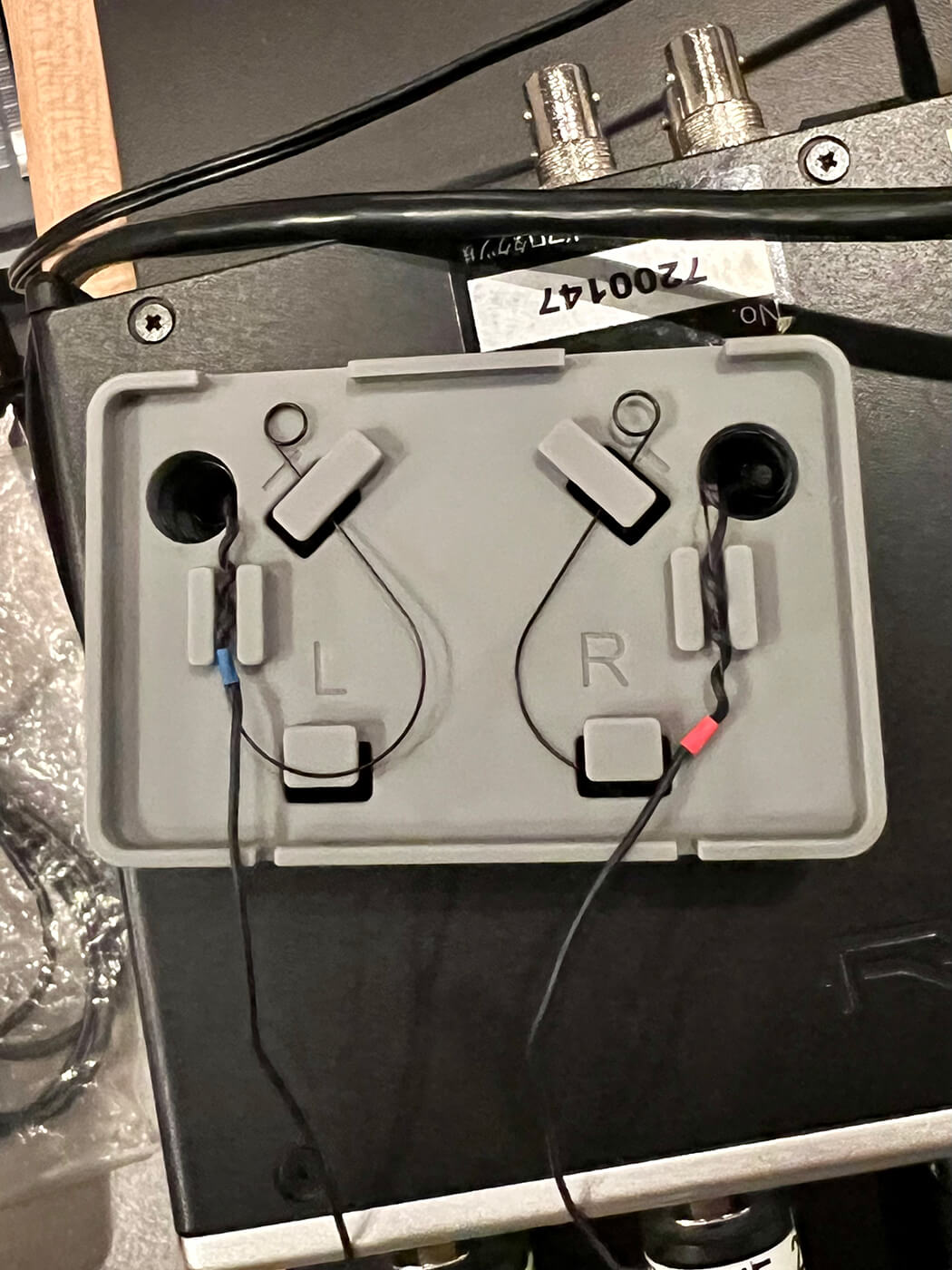 Sony ear mics, photo by press
