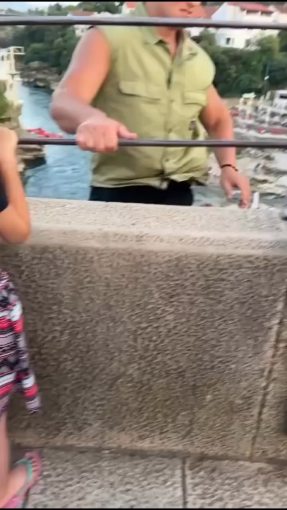 Jump from the old bridge, who became viral yesterday, recorded from a better perspective.