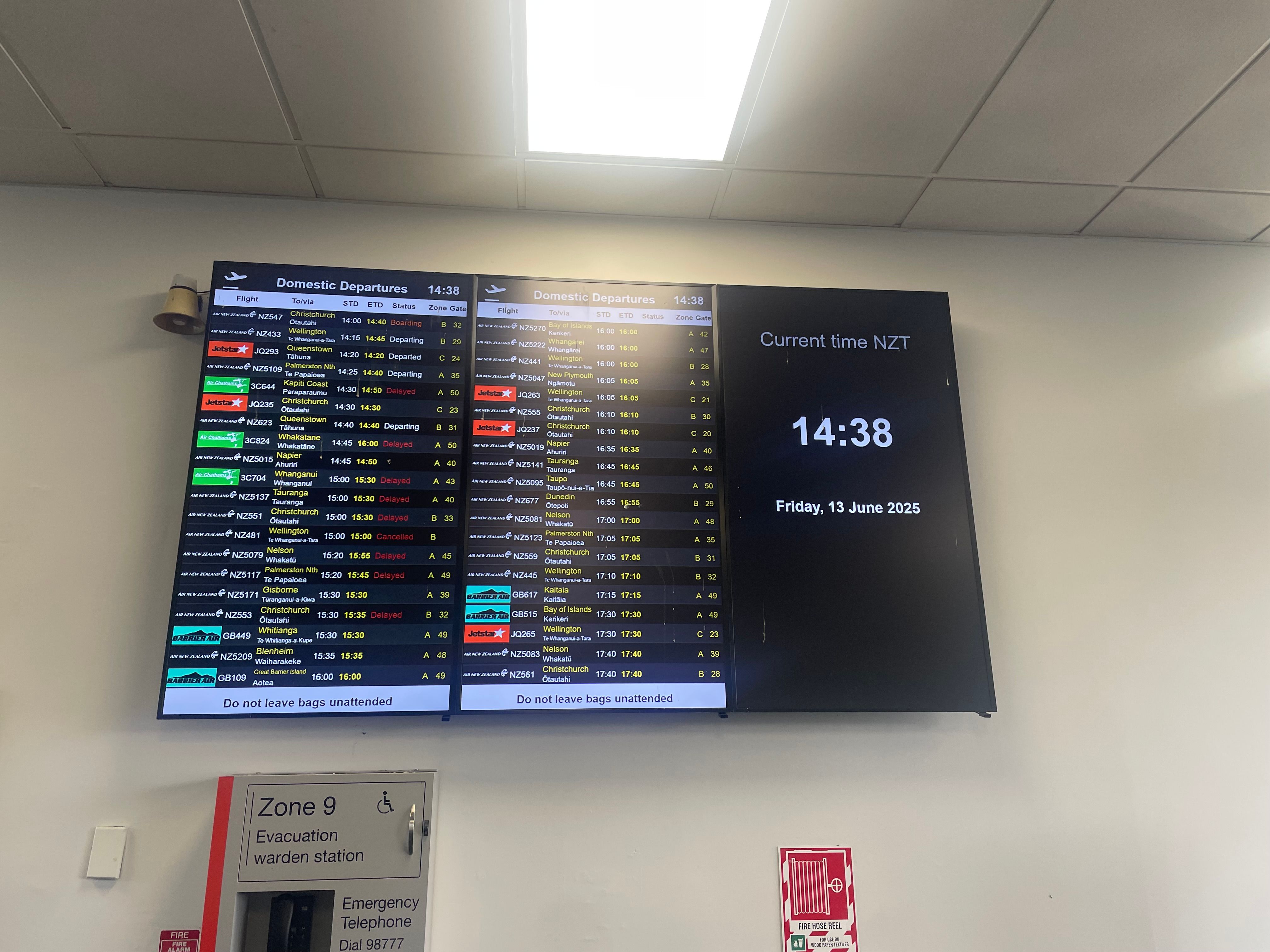 AKL Airport departure sign
