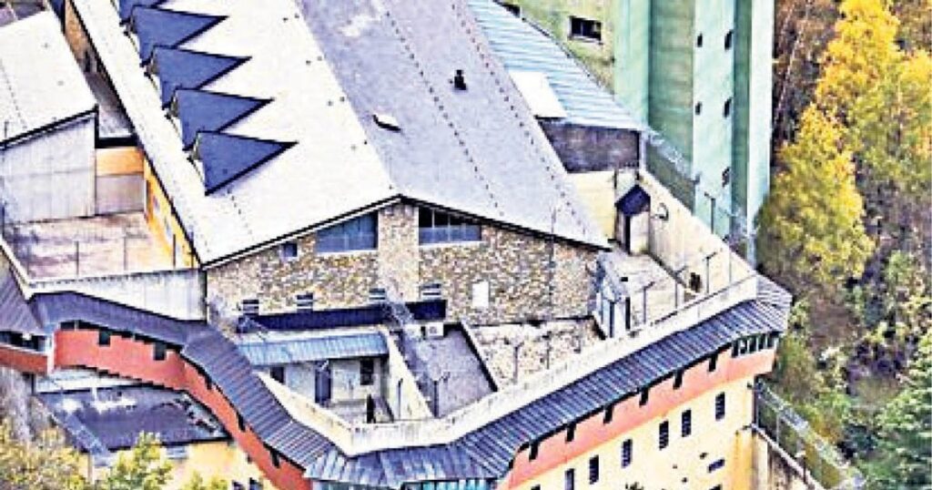 Two Spanish prisoners in Andorra spend the night in the wet cell of urine
