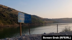 Residents near the Zarafshon gold mine accuse the Tajik authorities of turning a blind eye to air, soil, and water pollution.