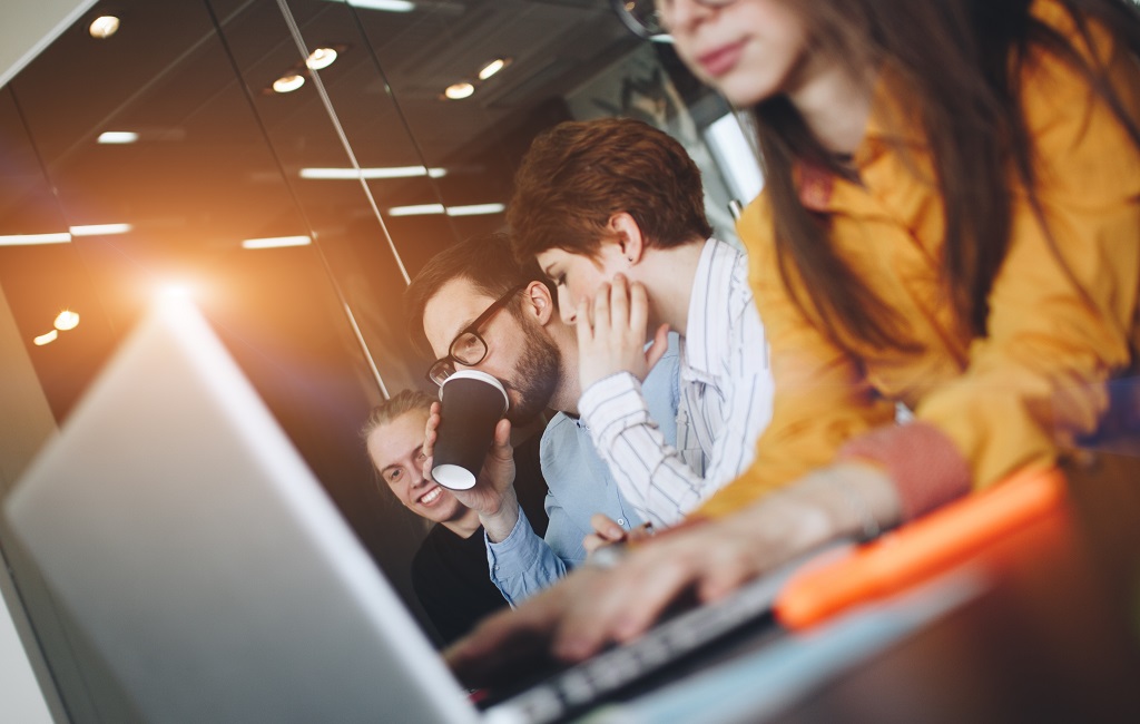 Undelucram.ro survey: Romanian workers expect little salary growth, look to benefits for added value