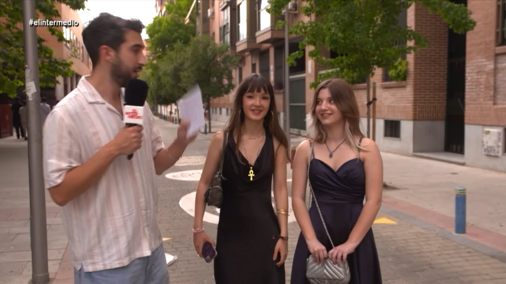 Two recent university graduates do not know who Felipe González is. My foreign students do.