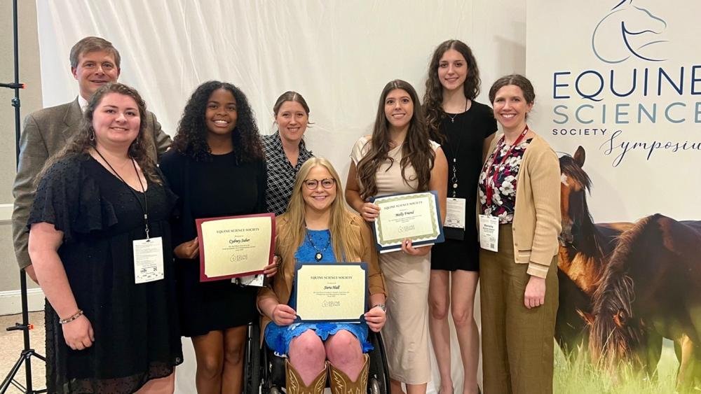Equine science faculty, students earn recognition at international meeting