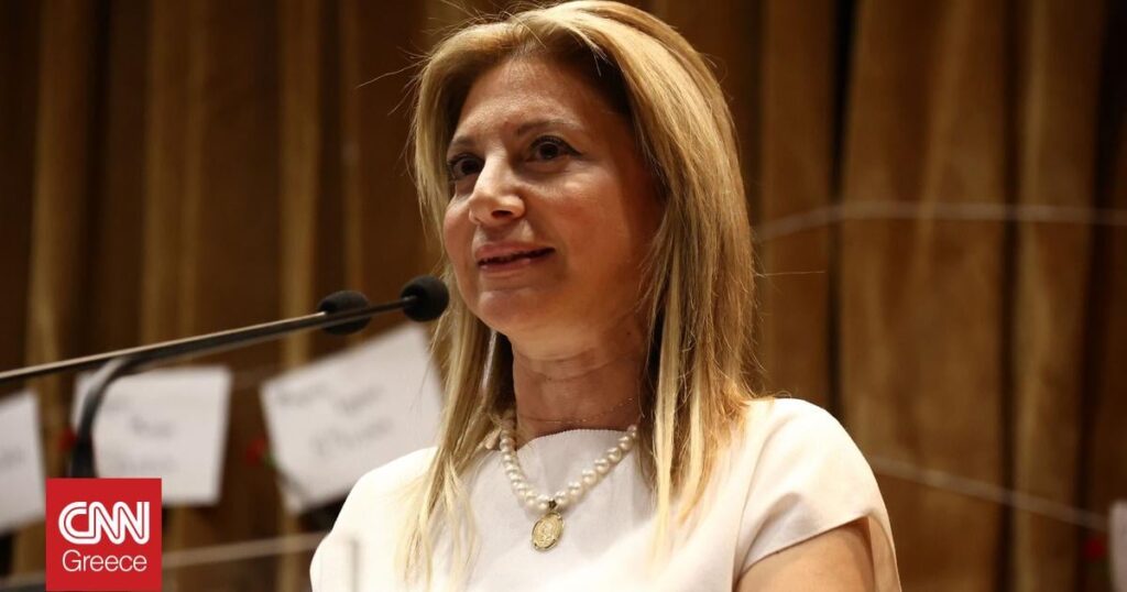 Maria Karystianou: “I accept threats against my life – they said about … strange car accident on my son” Maria Karystianou: "I accept threats against my life - they said about ... strange car accident on my son"