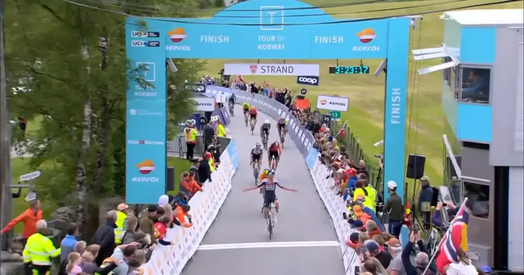 Van Gils takes advantage of early sprint from leader Brennan to claim victory on stage 3 of Tour of Norway