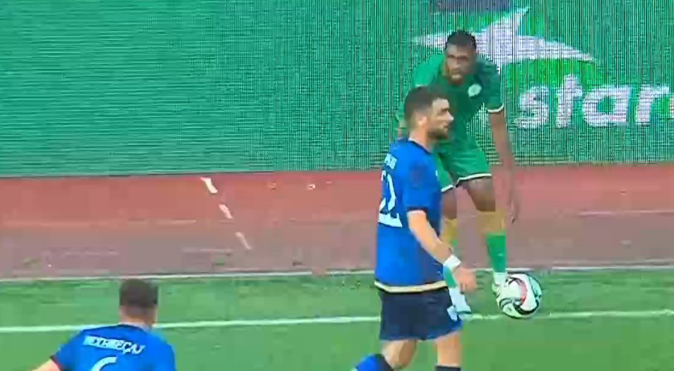 The score is tied, Albion Rrahmani scores