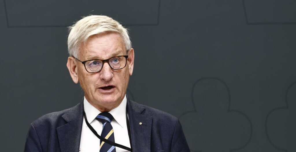 Former Swedish PM: clearcut violation of international law