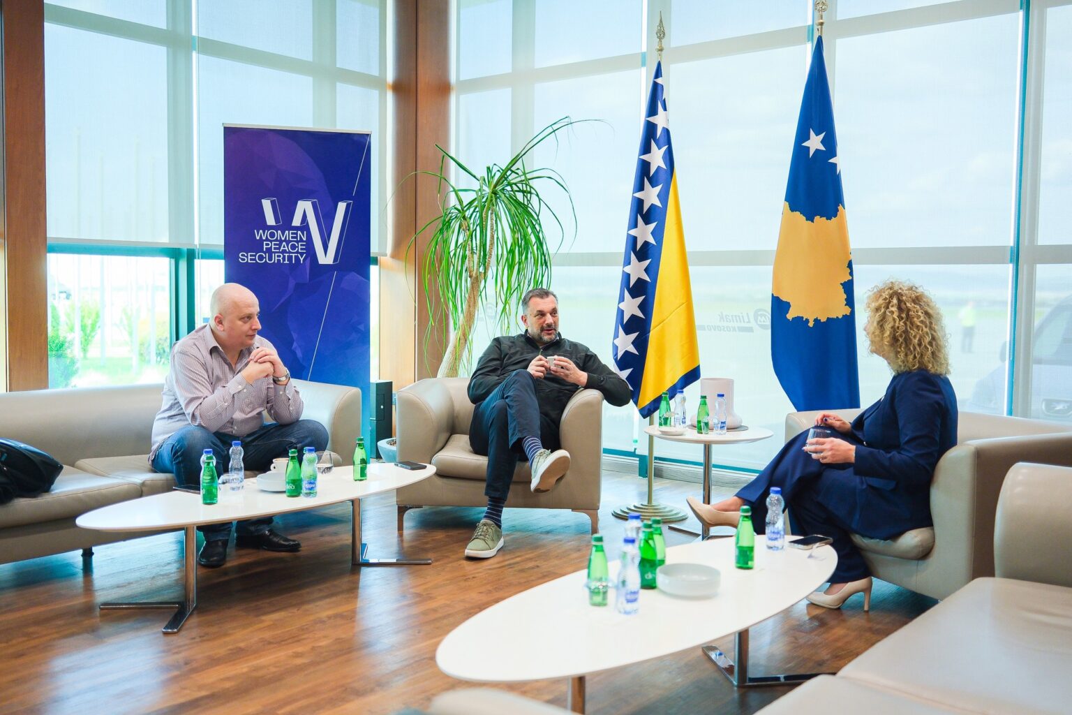 At Osman's invitation, the Bosnian chief diplomat arrives in Kosovo