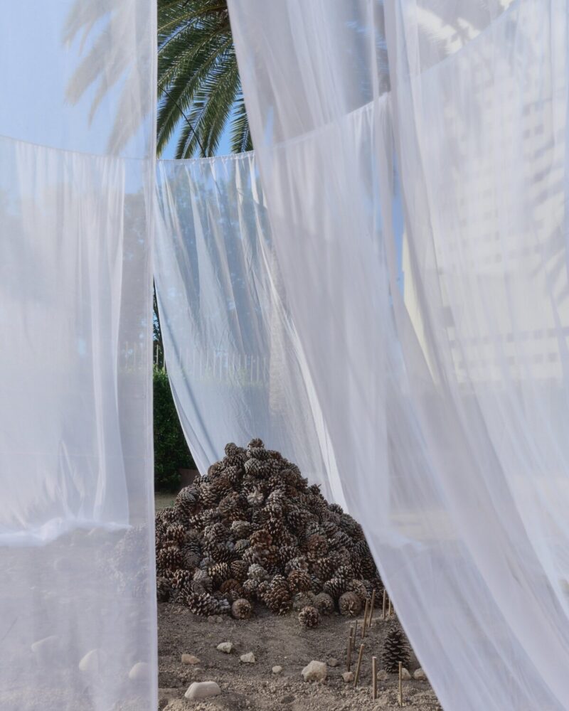 the design creates conditions that support many forms of interaction and raw encounters